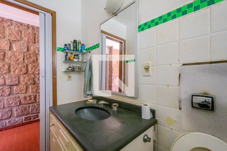 Casa à venda com 440m², 5 quartos e 2 vagasBanheiro 2