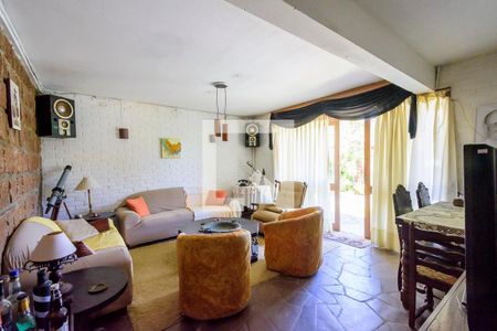 Casa à venda com 440m², 5 quartos e 2 vagasSala 2