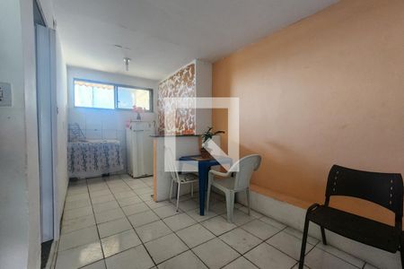 Sala de apartamento para alugar com 1 quarto, 30m² em Jardim Placaford, Salvador