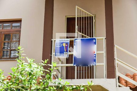 Casa à venda com 120m², 2 quartos e 1 vagaPlaquinha instalada na fachada do imóvel