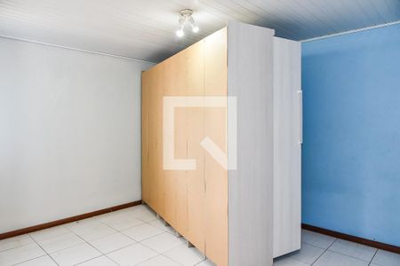 Quarto 1 de casa para alugar com 2 quartos, 120m² em São Sebastião, Porto Alegre