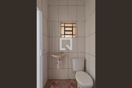 Banheiro de casa para alugar com 1 quarto, 35m² em Jardim Nova Tereza, São Paulo