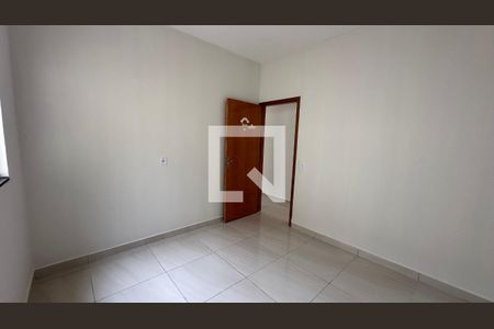 Quarto 2 de casa para alugar com 2 quartos, 180m² em Residencial Portinari, Goiânia