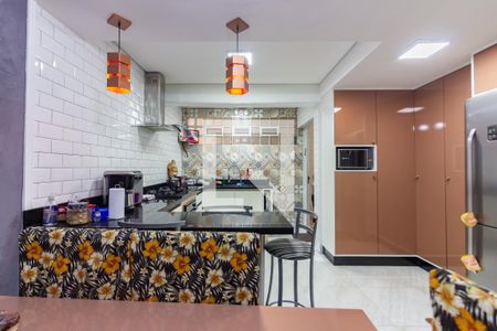 Casa à venda com 222m², 3 quartos e 2 vagas Casa à venda com 222m², 3 quartos e 2 vagasCozinha