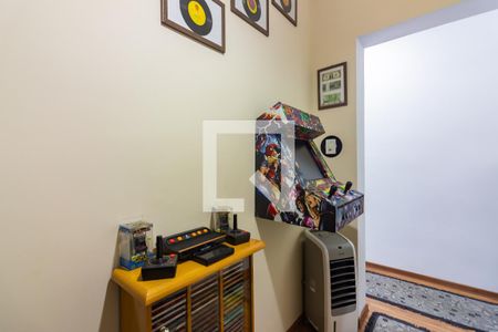 Casa à venda com 222m², 3 quartos e 2 vagas Casa à venda com 222m², 3 quartos e 2 vagasEscritório