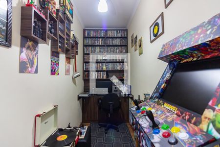 Casa à venda com 222m², 3 quartos e 2 vagas Casa à venda com 222m², 3 quartos e 2 vagasEscritório