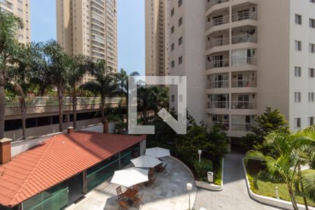 Vista Sala Varanda de apartamento à venda com 3 quartos, 73m² em Vila Isa, São Paulo
