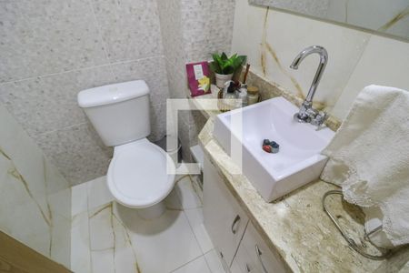 Casa de condomínio à venda com 142m², 3 quartos e 2 vagasLavabo