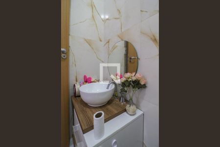 Casa de condomínio à venda com 142m², 3 quartos e 2 vagasBanheiro 2