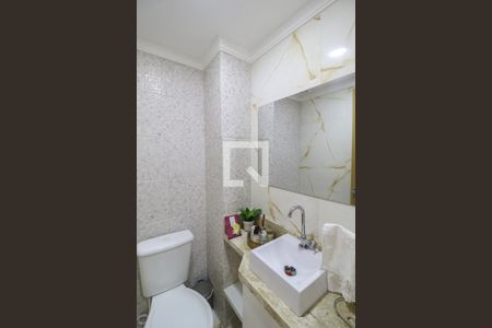 Casa de condomínio à venda com 142m², 3 quartos e 2 vagasLavabo