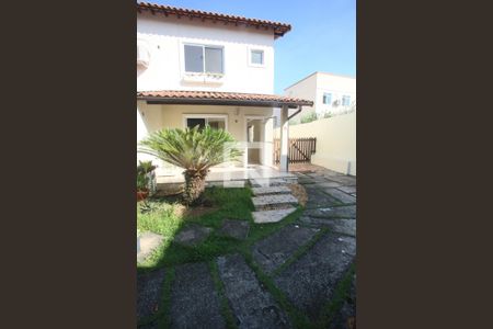 Casa de condomínio para alugar com 150m², 4 quartos e 2 vagasFrente da Casa