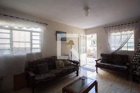 Casa à venda com 333m², 3 quartos e 2 vagasSala