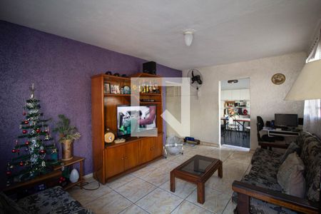 Casa à venda com 333m², 3 quartos e 2 vagasSala