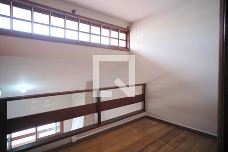 Hall - Segundo andar de casa à venda com 4 quartos, 300m² em Jardim São Pedro, Porto Alegre