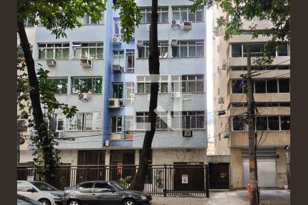 Apartamento para alugar com 100m², 3 quartos e sem vaga Apartamento para alugar com 100m², 3 quartos e sem vagaFachada e portaria