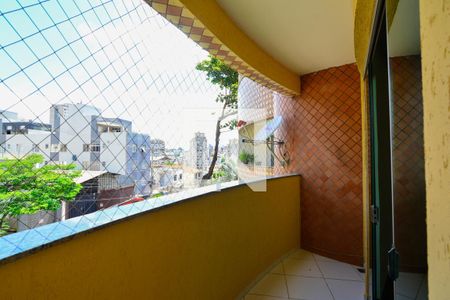 Apartamento para alugar com 100m², 3 quartos e 2 vagasVaranda