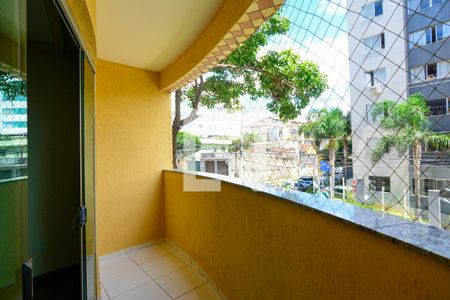 Apartamento para alugar com 100m², 3 quartos e 2 vagasVaranda