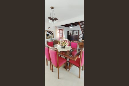 Casa para alugar com 210m², 3 quartos e 4 vagassala