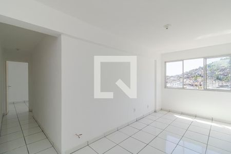 Sala de apartamento à venda com 2 quartos, 55m² em Olaria, Rio de Janeiro