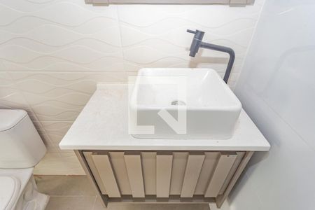 Casa à venda com 170m², 3 quartos e 2 vagas Casa à venda com 170m², 3 quartos e 2 vagasBanheiro