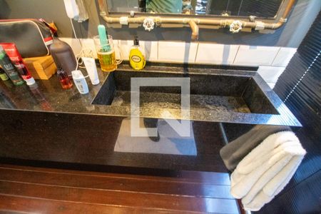 Casa à venda com 120m², 3 quartos e 2 vagasBanheiro da Suíte