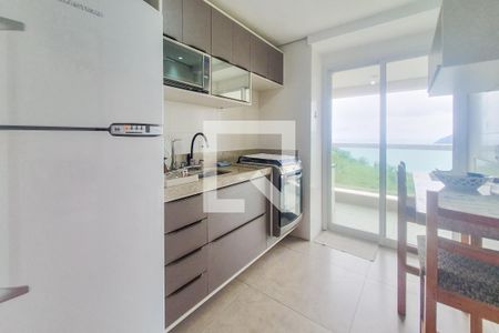 Apartamento para alugar com 90m², 2 quartos e 2 vagas Apartamento para alugar com 90m², 2 quartos e 2 vagasCozinha