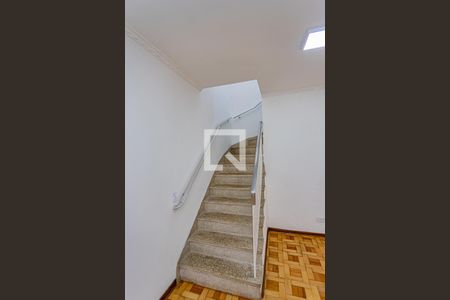 Escada de casa à venda com 2 quartos, 170m² em Vila Sao Vicente, São Paulo