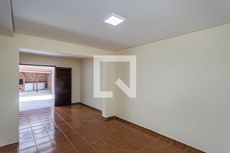 Casa à venda com 170m², 2 quartos e 2 vagasSalão multiuso