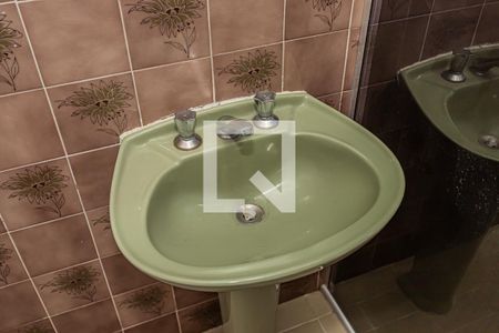 Casa à venda com 170m², 2 quartos e 2 vagasBanheiro