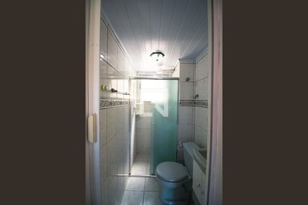 Banheiro de apartamento para alugar com 2 quartos, 49m² em Vila Sílvia, São Paulo