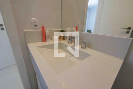 Casa de condomínio à venda com 400m², 4 quartos e 4 vagas Casa de condomínio à venda com 400m², 4 quartos e 4 vagasBanheiro Suíte 4