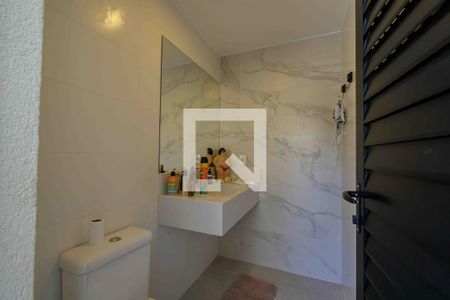 Casa de condomínio à venda com 400m², 4 quartos e 4 vagas Casa de condomínio à venda com 400m², 4 quartos e 4 vagasBanheiro Quintal