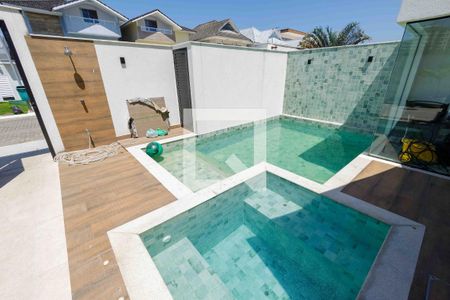 Casa de condomínio à venda com 400m², 4 quartos e 4 vagas Casa de condomínio à venda com 400m², 4 quartos e 4 vagasQuintal