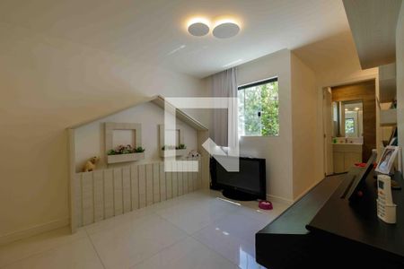 Casa de condomínio à venda com 400m², 4 quartos e 4 vagas Casa de condomínio à venda com 400m², 4 quartos e 4 vagasSuíte 3