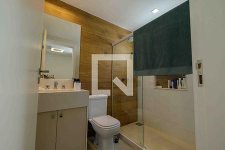 Casa de condomínio à venda com 400m², 4 quartos e 4 vagas Casa de condomínio à venda com 400m², 4 quartos e 4 vagasBanheiro Suíte 2