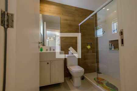 Casa de condomínio à venda com 400m², 4 quartos e 4 vagas Casa de condomínio à venda com 400m², 4 quartos e 4 vagasBanheiro Suíte 3