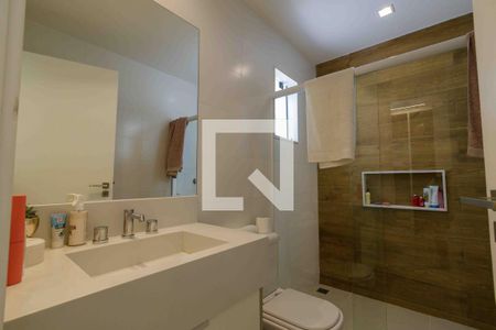 Casa de condomínio à venda com 400m², 4 quartos e 4 vagas Casa de condomínio à venda com 400m², 4 quartos e 4 vagasBanheiro Suíte 4