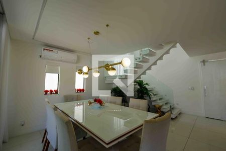 Sala de casa de condomínio à venda com 4 quartos, 400m² em Recreio dos Bandeirantes, Rio de Janeiro