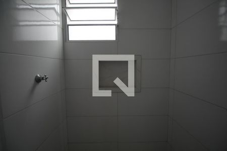 Banheiro de kitnet/studio para alugar com 1 quarto, 24m² em Cambuci, São Paulo