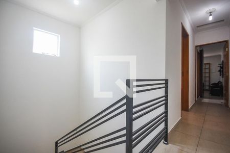 Corredor de casa à venda com 3 quartos, 167m² em Jardim Oliveiras, Taboão da Serra