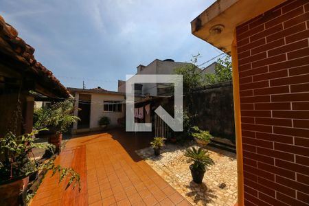 Casa à venda com 430m², 2 quartos e 6 vagasQuintal