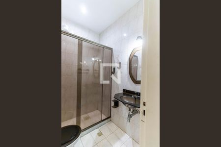 Casa à venda com 220m², 3 quartos e 2 vagasBanheiro 