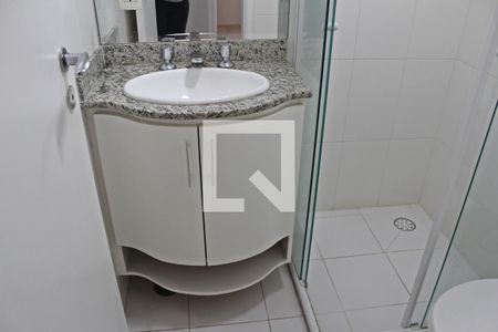 Banheiro de apartamento à venda com 2 quartos, 58m² em Vila Anglo Brasileira, São Paulo