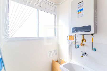 Área de Serviço de apartamento para alugar com 2 quartos, 44m² em Parque Maria Helena, São Paulo