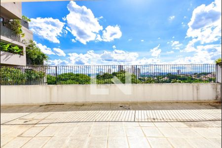 Casa à venda com 309m², 3 quartos e 5 vagas Casa à venda com 309m², 3 quartos e 5 vagasSala Térreo Varanda