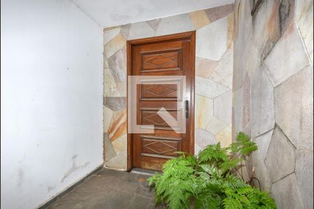 Casa à venda com 309m², 3 quartos e 5 vagas Casa à venda com 309m², 3 quartos e 5 vagasEntrada