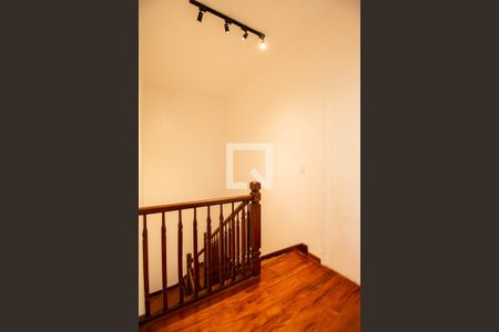 Casa para alugar com 71m², 2 quartos e sem vagaEscada