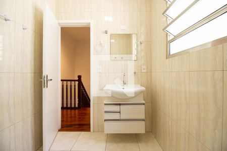 Casa para alugar com 71m², 2 quartos e sem vagaBanheiro 1