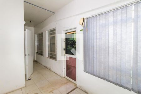 Entrada de casa para alugar com 5 quartos, 400m² em Jardim da Gloria, São Paulo