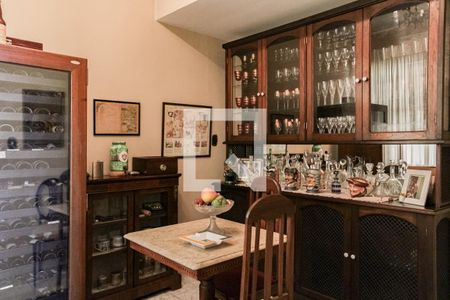 Apartamento à venda com 280m², 4 quartos e 1 vagaAdega